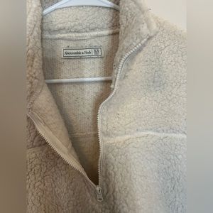 Abercrombie and fitch size XS White warm sip up